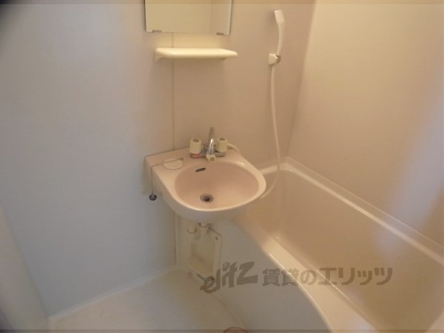 バス・シャワールーム　バス