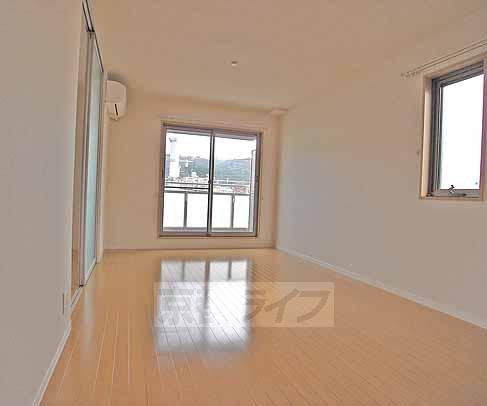 居室・リビング　同系参考画像です。