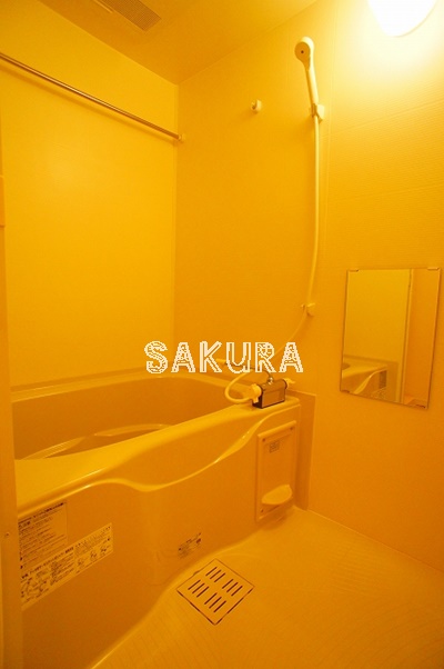 バス・シャワールーム　雨の日でも安心の浴室乾燥機付きです♪