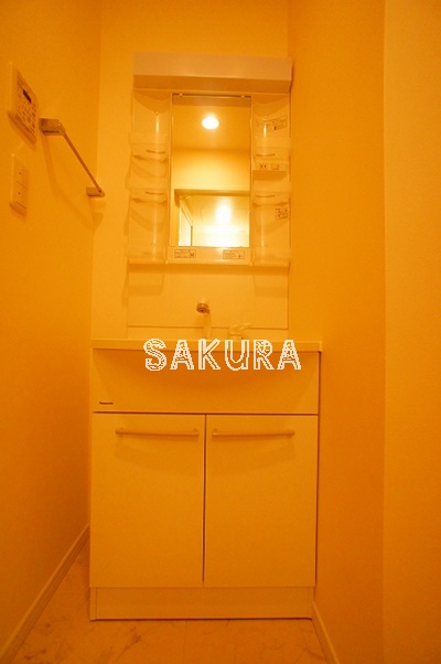 洗面設備　身支度に欠かせない独立洗面台♪