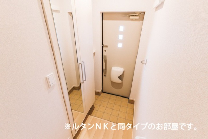 玄関　図面と現状に相違がある場合には現状を優先