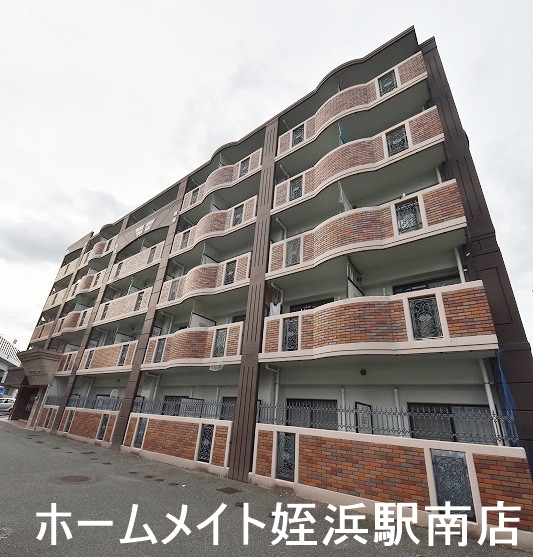 建物外観　★駅まで3分のバリっとマンション！★