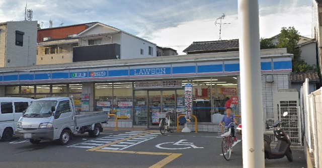 コンビニ　ローソン成育三丁目店（コンビニ）まで382m