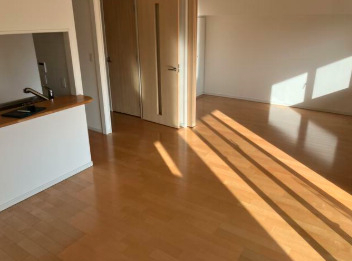 居室・リビング　こちらの居間で趣味の時間をお楽しみください