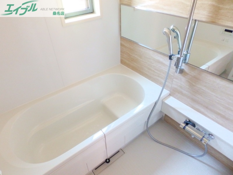 バス・シャワールーム　同型参考写真反転