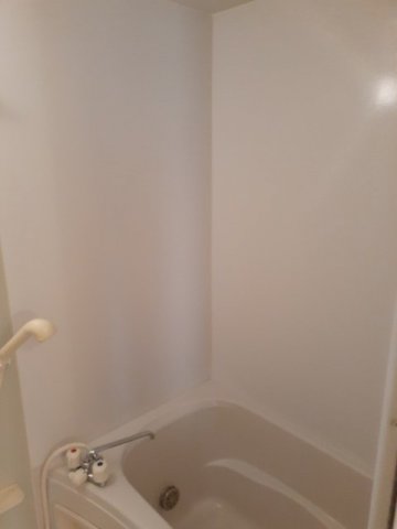 バス・シャワールーム　落ち着いた空間のお風呂です