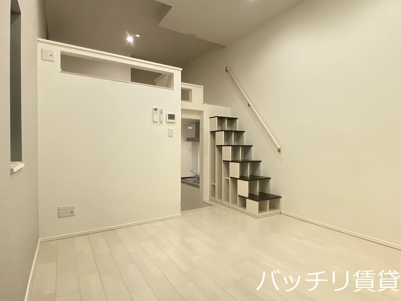 居室・リビング　同型タイプの為、現状を優先致します。