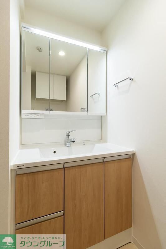 洗面設備　※写真は同タイプ住戸です。