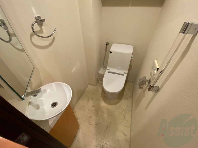 トイレ　ウォシュレット機能がついたトイレ。安心して使用できますね。