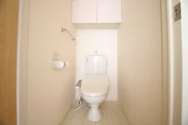 トイレ　※別室の参考写真の為、現況優先です。
