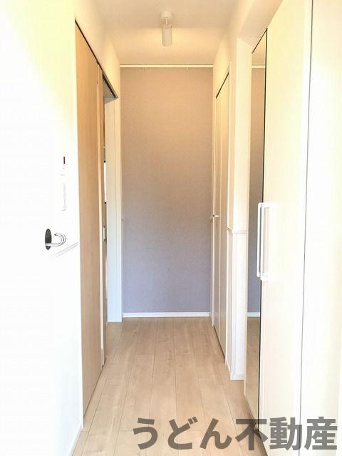 玄関　うどん県のお部屋探しはうどん不動産へ うどんちゃんとLINE