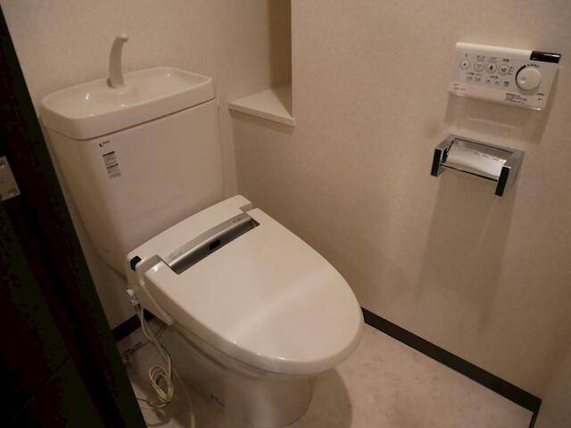 トイレ　温水洗浄便座完備