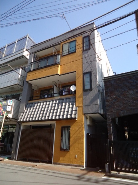 建物外観　徒歩2分の駅近物件