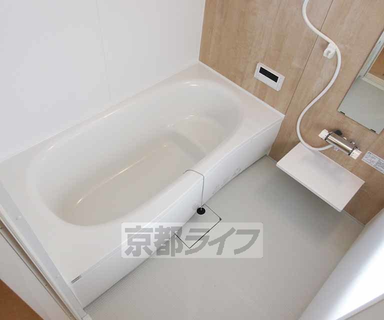 バス・シャワールーム　１坪サイズのお風呂です。