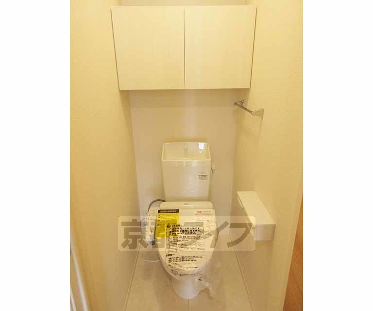 トイレ　温水洗浄便座付きです。