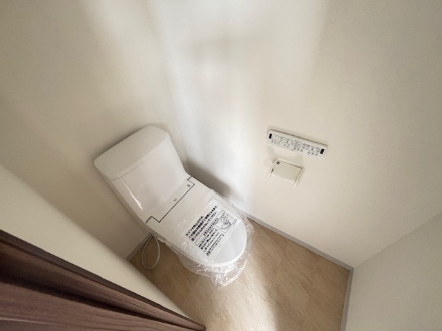 トイレ　同建物の違うお部屋の写真です