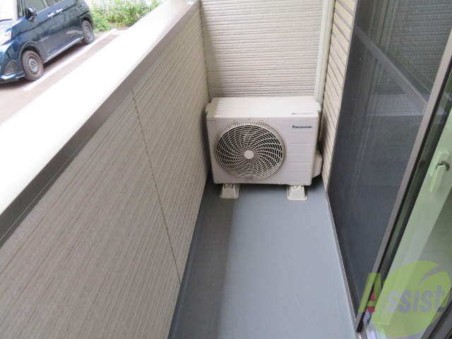 バルコニー　こちらはバルコニー。洗濯物が干せるようになっています。