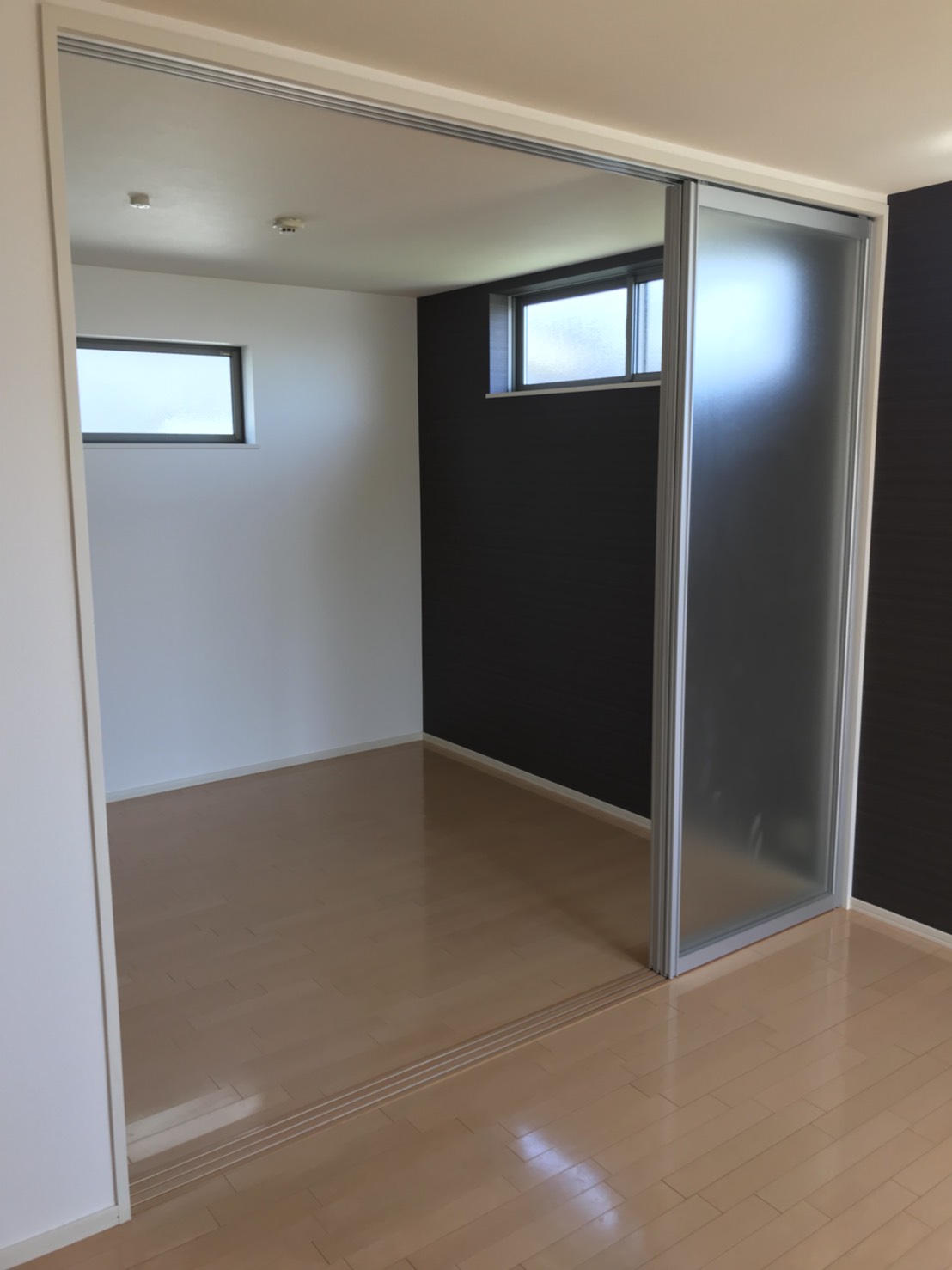 その他部屋・スペース　すりガラスなので圧迫感がないつくり