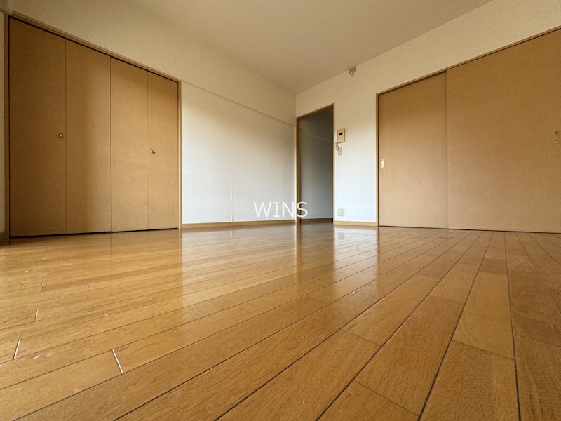 居室・リビング　※別部屋参考写真です。