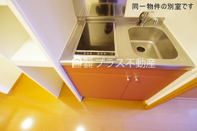 キッチン　設備・仕様は号室により異なる為、現況を優先致します。