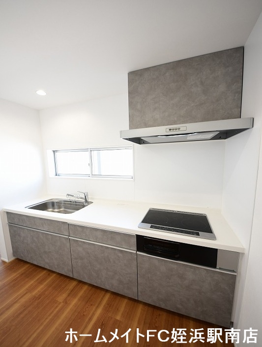 キッチン　★当店掲載物件以外もご一緒にご紹介可能です★※別部屋反転写真