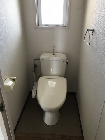 トイレ　トイレもきれいです
