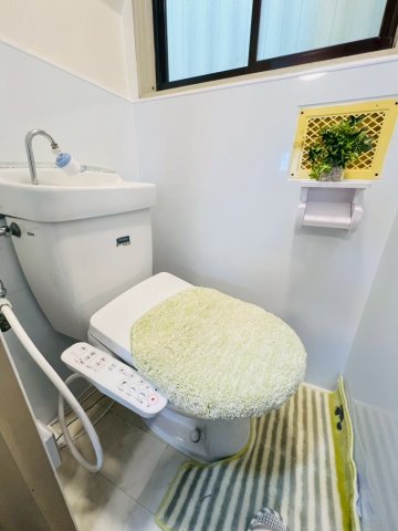 霞ヶ丘5丁目貸家のトイレ写真