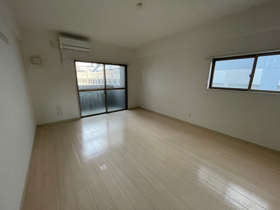 居室・リビング　※他号室の写真になります