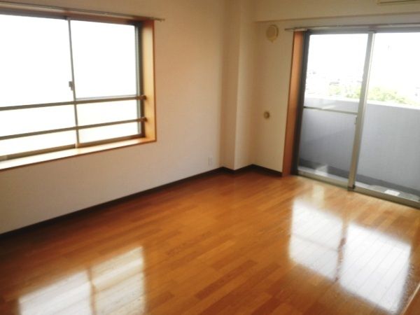 居室・リビング　☆2面採光☆