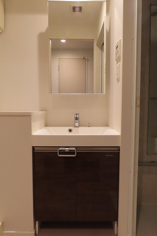 洗面設備　※同型タイプ写真の為、現状優先。