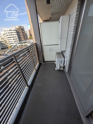 バルコニー　バルコニーは広めです