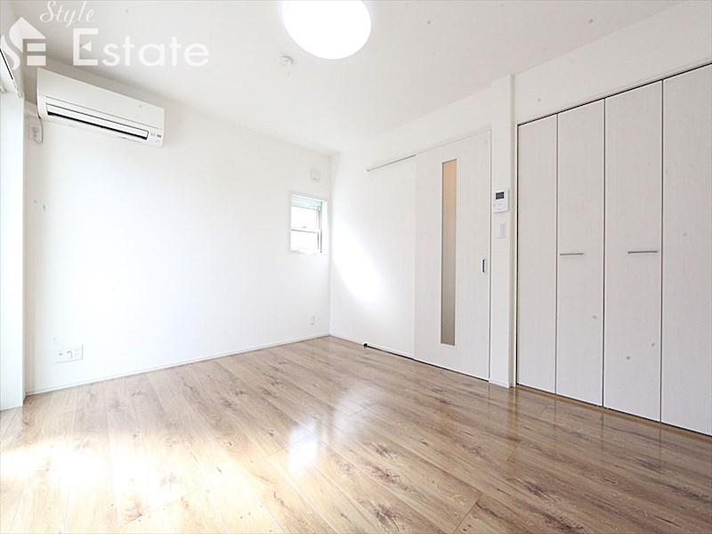 居室・リビング　内装