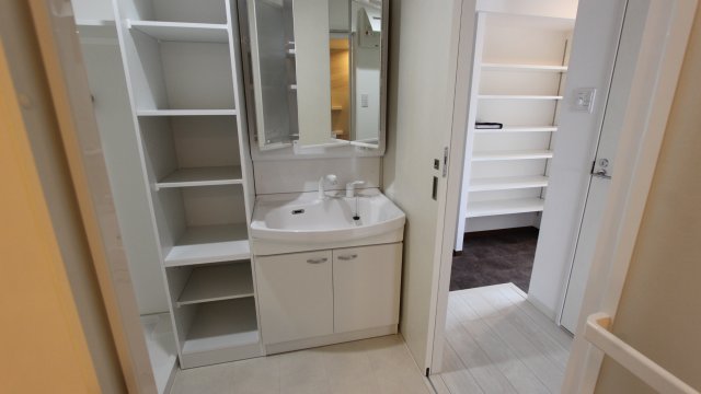 洗面設備　同物件別号室のものです。