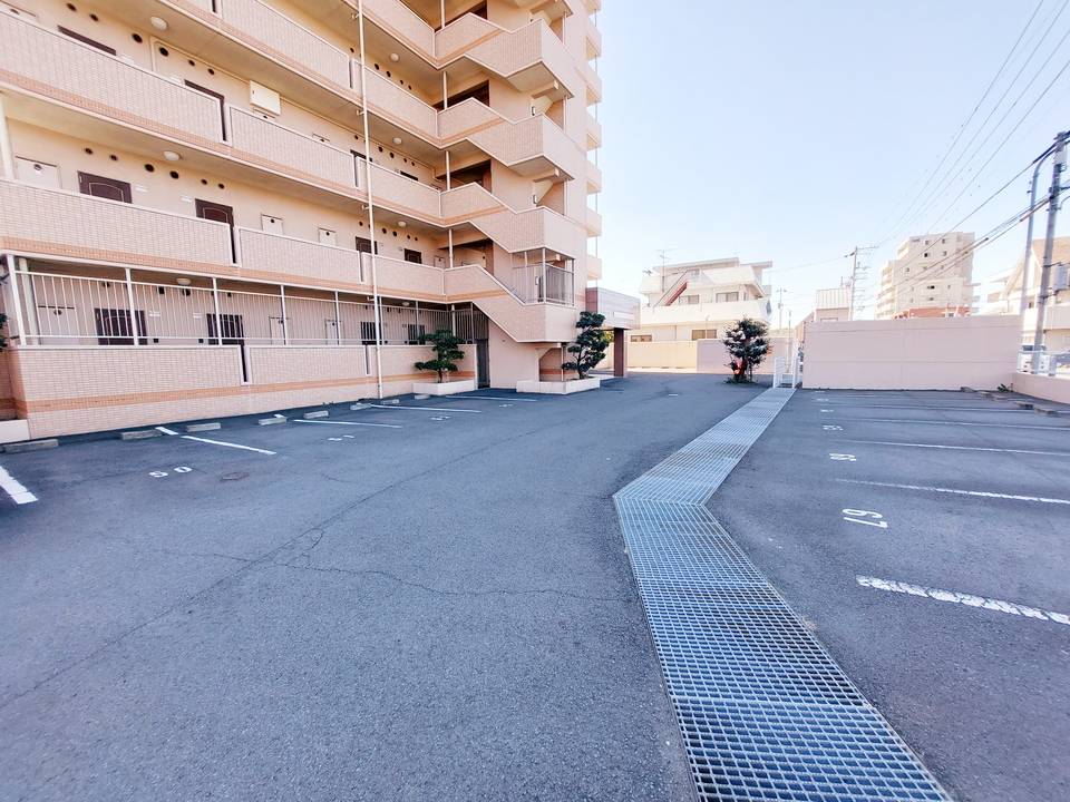 駐車場　駐車場