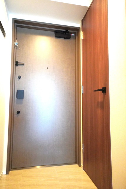 玄関　※写真は同タイプ住戸です。