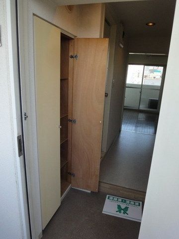 玄関　シューズボックス完備