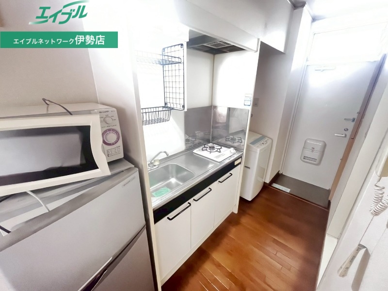 キッチン　同物件別部屋写真