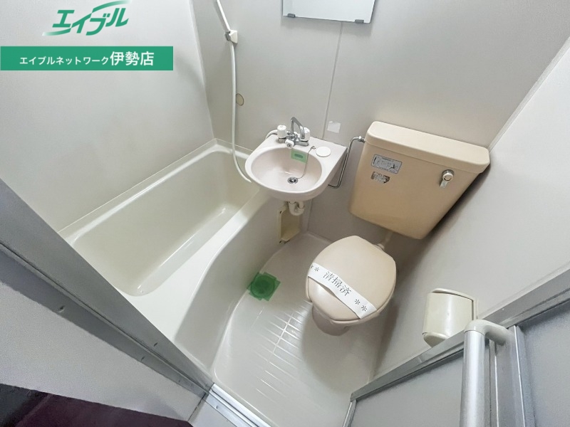 バス・シャワールーム　同物件別部屋写真