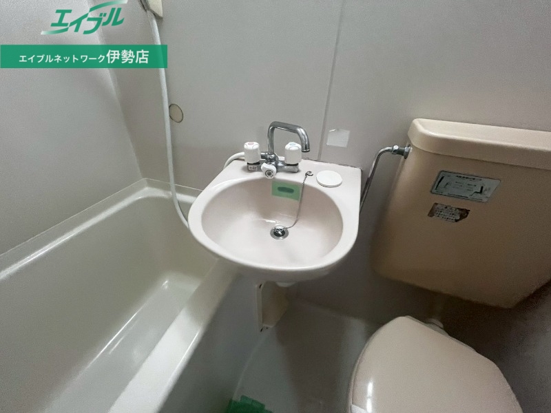 洗面設備　同物件別部屋写真