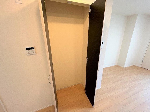 玄関　※同タイプ参考写真