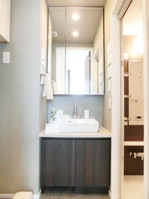 洗面設備　※写真は同タイプ住戸です。
