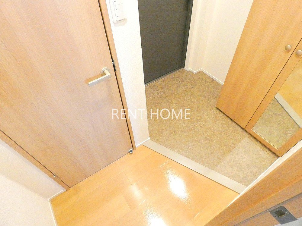 玄関　別タイプのお部屋の写真です