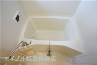 バス・シャワールーム　写真は反転のお部屋です