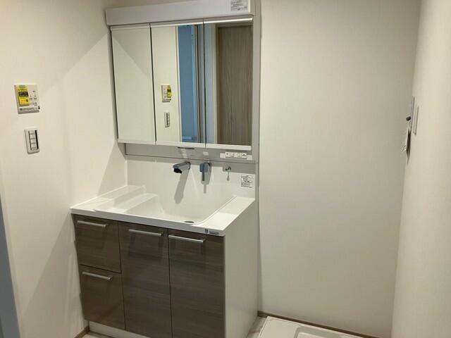 洗面設備　※写真は同タイプ住戸です。