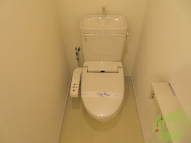トイレ　各機能付きのトイレです。安心してお使いいただけます。