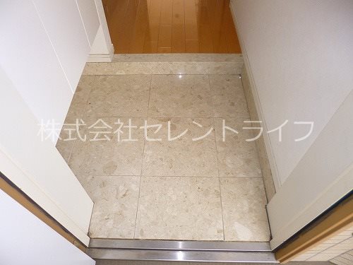 玄関　玄関内部