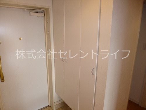 収納　シューズボックス
