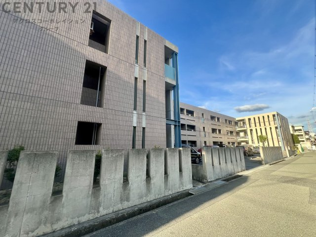 建物外観　敷地内に駐車場があります！