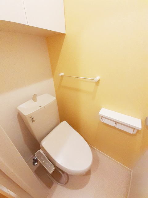 トイレ　温水洗浄便座付き