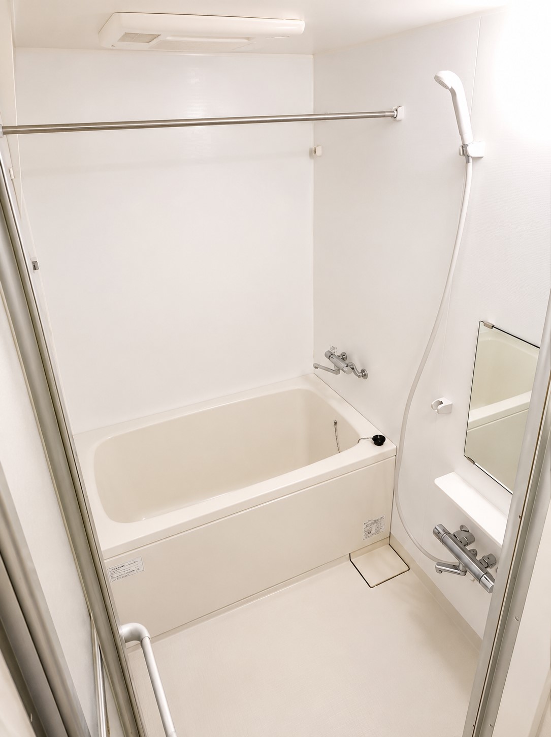 バス・シャワールーム　※別部屋参考写真